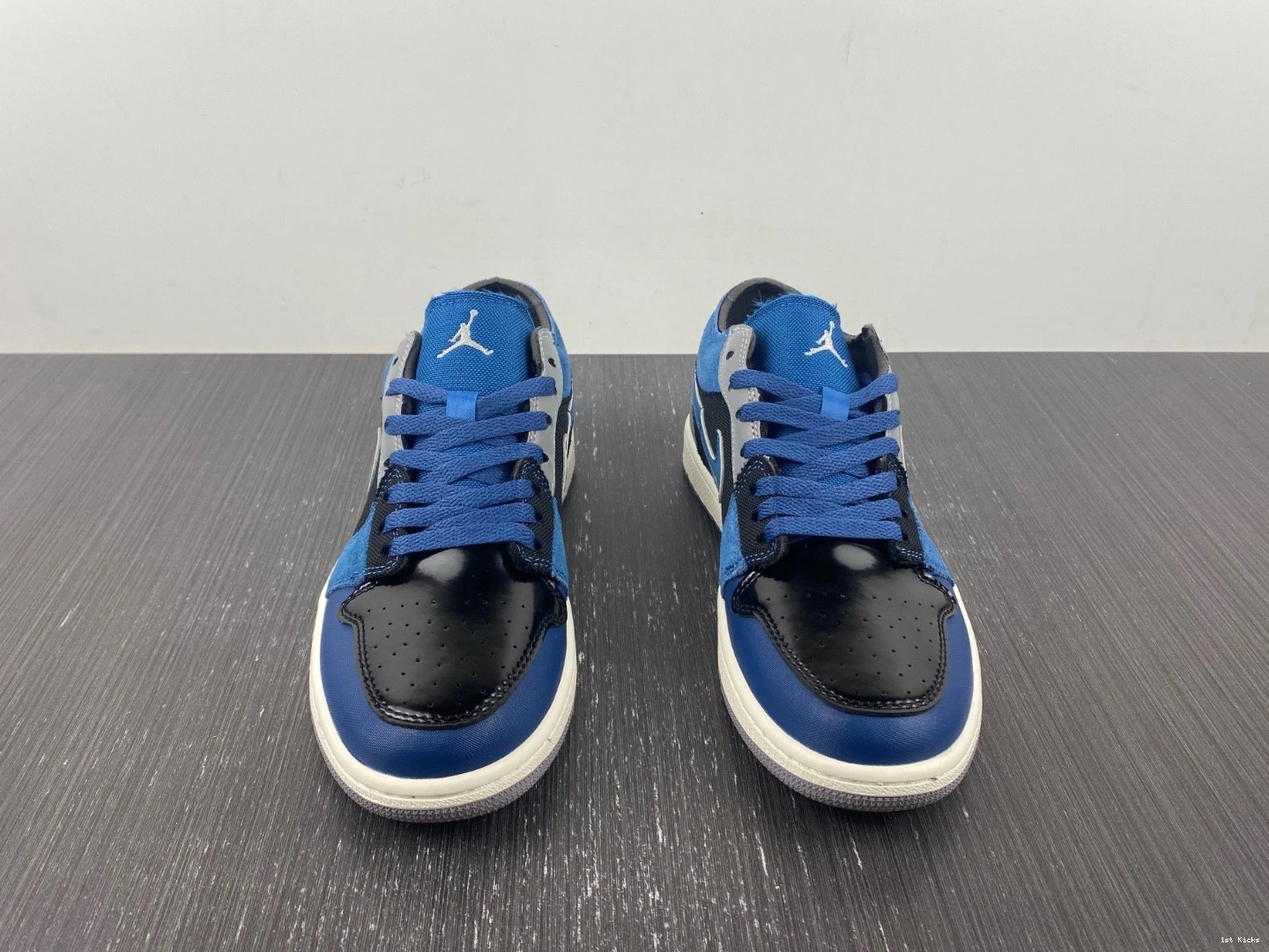 DR8867-400 Jordan Air Navy 1 Low Craft 0412